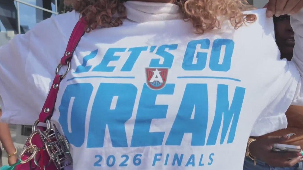 Atlanta Dream fans celebrate team's Game 6 win — Sandy Springs Sports news