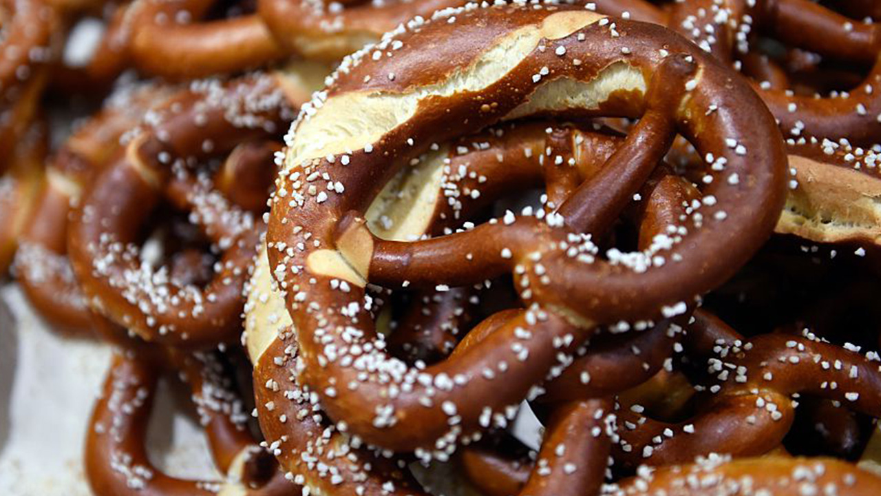 Students served pretzels covered in oven cleaner, lawsuit claims — Sandy Springs Schools news